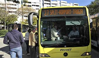 L'arrivo a Okrug in autobus - linee internazionali dell'autobus