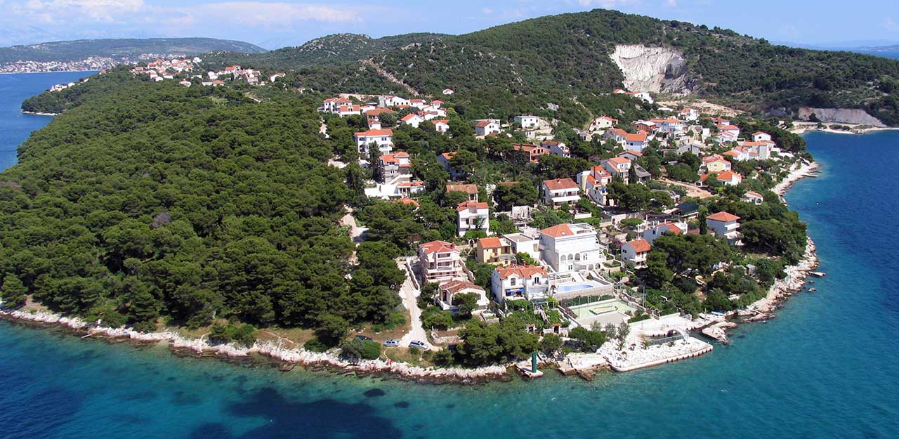 Foto aerea della Riviera di Okrug - Okrug Donji