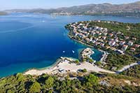 Riviera di Okrug e Traù - Spiaggia di Kava  parte occidentale - La qualità del mare sulle spiagge